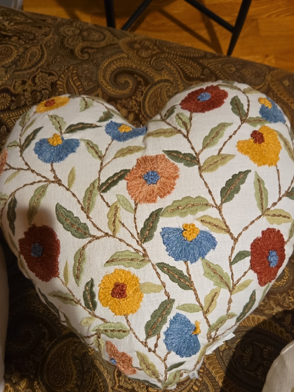 Bundle Of 3 Pottery Barn Embroided Flower Heart Shape Throw Pillows - Picture 5 of 8